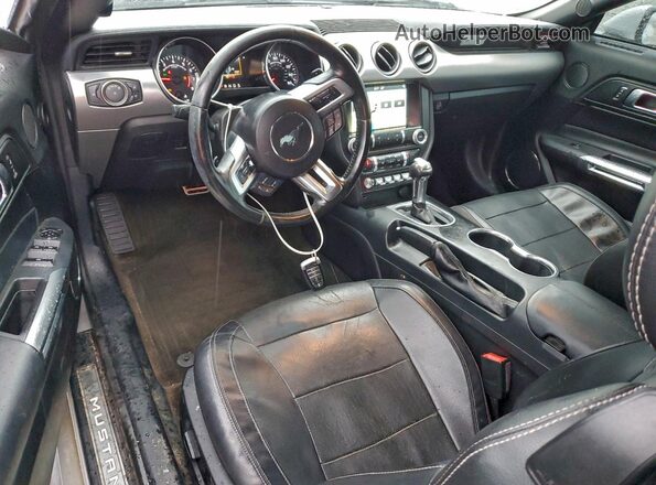 1FATP8UH1J5155092 2018 FORD MUSTANG Серебряный Вид панели приборов