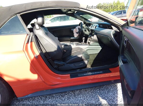 1FATP8UH5G5299950 2016 FORD MUSTANG Оранжевый Вид салона спереди