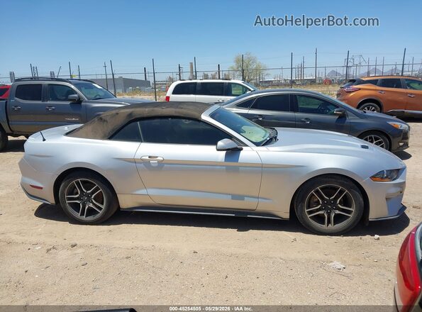1FATP8UH5J5132544 2018 FORD MUSTANG Серебряный Вид задней части салона