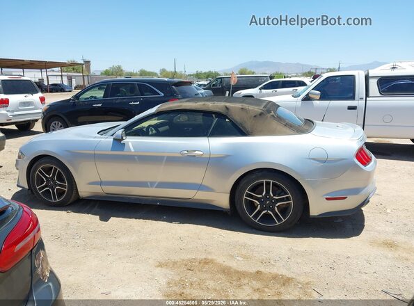 1FATP8UH5J5132544 2018 FORD MUSTANG Серебряный Панорамный вид салона 360°