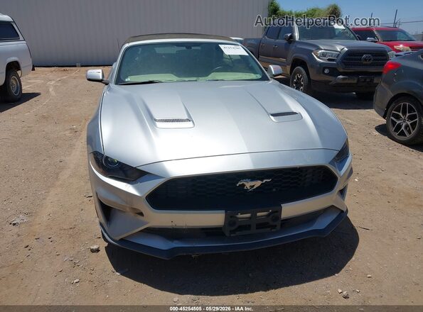 1FATP8UH5J5132544 2018 FORD MUSTANG Серебряный Вид щитка приборов