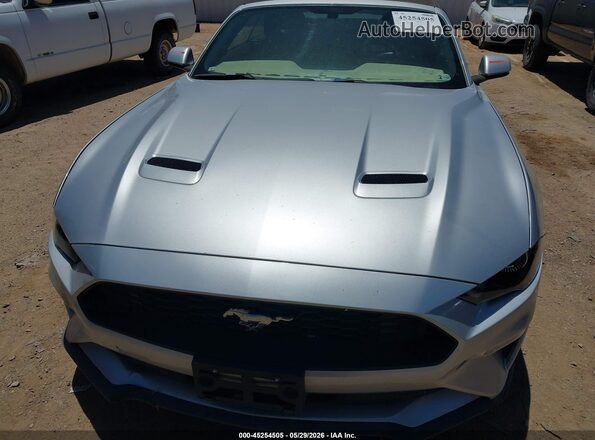 1FATP8UH5J5132544 2018 FORD MUSTANG Серебряный Вид спереди