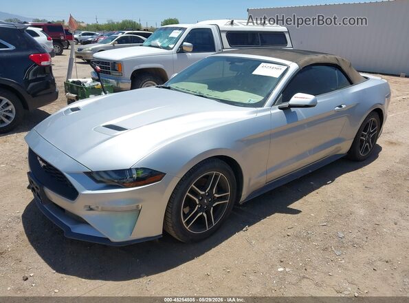 1FATP8UH5J5132544 2018 FORD MUSTANG Серебряный Передняя левая четверть