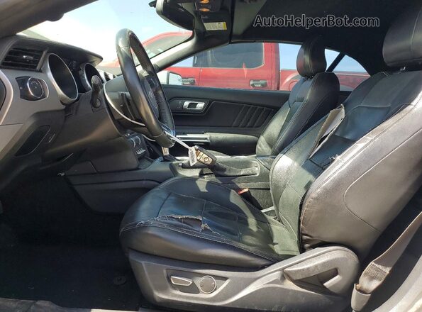 1FATP8UH7J5166419 2018 FORD MUSTANG White Вид салону спереду