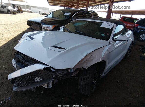 1FATP8UH9J5132451 2018 FORD MUSTANG White Vista tres cuartos delantera izquierda