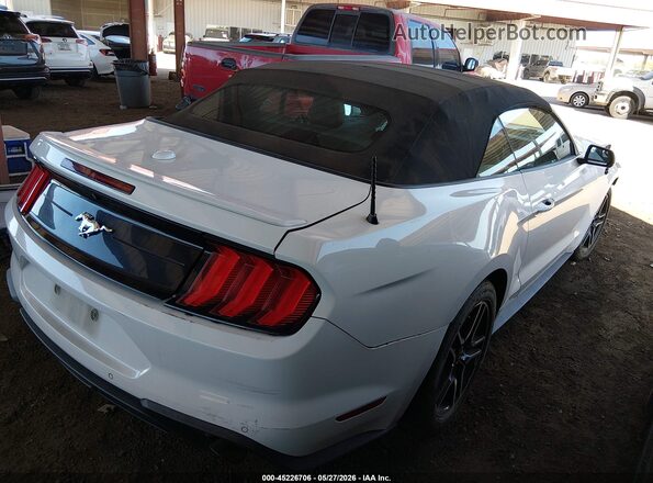 1FATP8UH9J5132451 2018 FORD MUSTANG White Trasero derecho