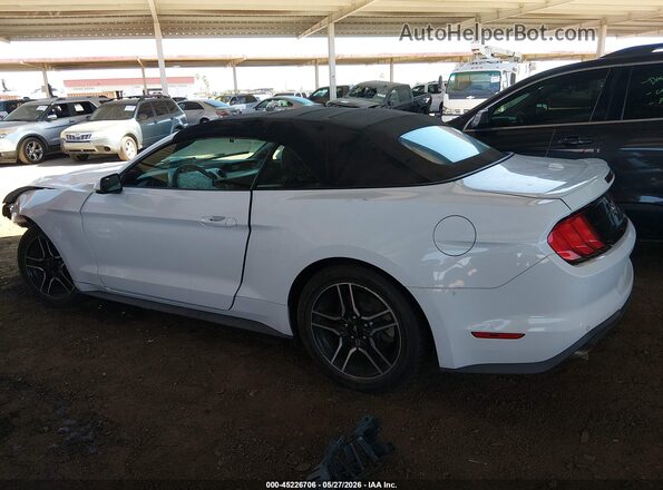 1FATP8UH9J5132451 2018 FORD MUSTANG White Vista interior trasera