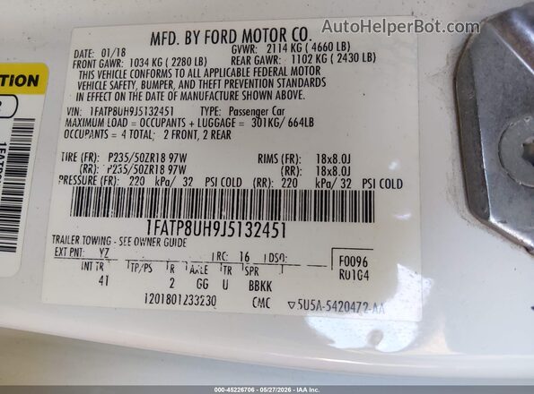 1FATP8UH9J5132451 2018 FORD MUSTANG White Vista del compartimento del motor
