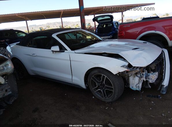 1FATP8UH9J5132451 2018 FORD MUSTANG White Vista del cuadro de instrumentos