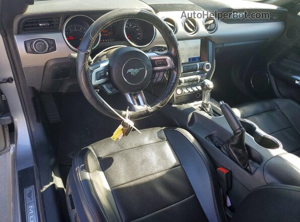 1FATP8UHXM5122516 2021 FORD MUSTANG Gray Vista del salpicadero
