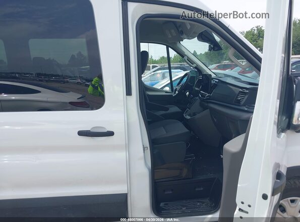 1FBAX2C81TKA05900 2026 FORD PASSENGER White Front interior view