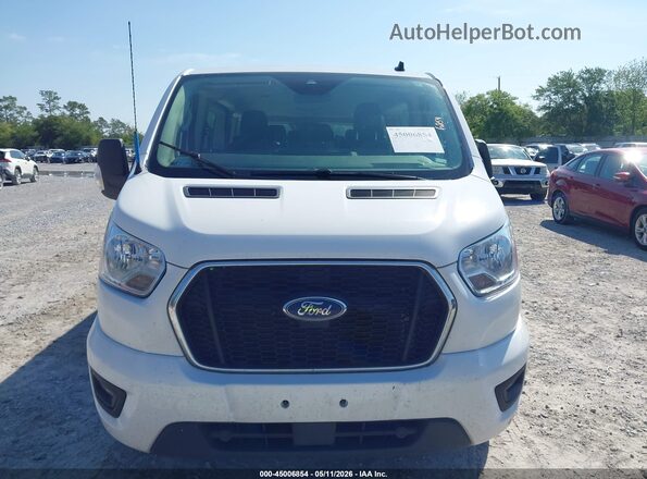 1FBAX2Y88NKA49128 2022 FORD PASSENGER Белый Вид щитка приборов