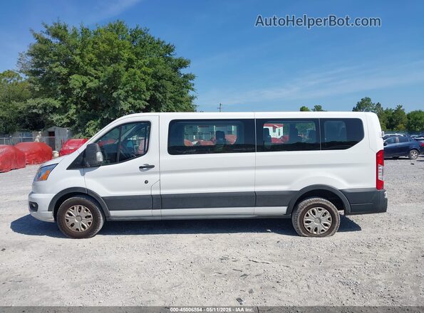 1FBAX2Y88NKA49128 2022 FORD PASSENGER Белый Панорамный вид салона 360°