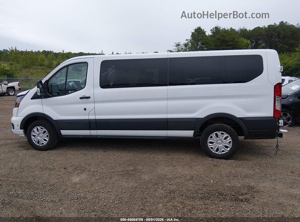 1FBAX2YG7SKA40102 2025 FORD PASSENGER White Widok wnętrza 360 stopni