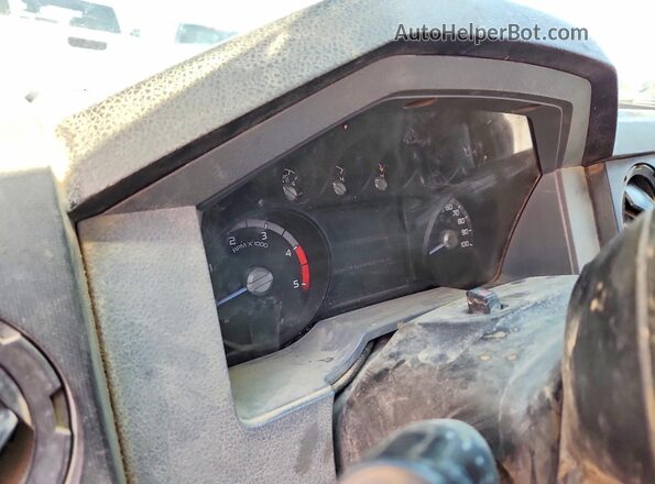 1FD0X5HT4GED02388 2016 FORD F550 White Սարքավորումների վահանակի տեսք