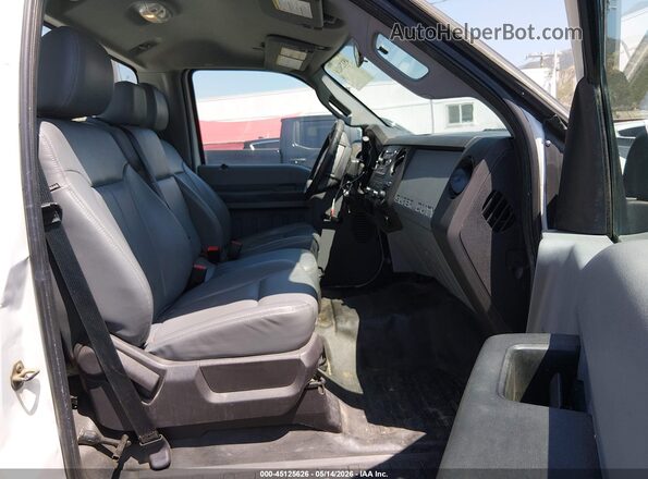 1FDBF2A65GED02480 2016 FORD F-250 White Widok wnętrza z przodu