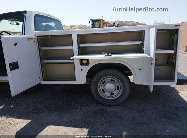 1FDBF2A65GED02480 2016 FORD F-250 White Widok wnętrza z tyłu