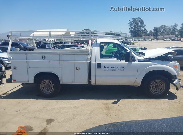 1FDBF2A66GEA33132 2016 FORD F-250 White Вид задньої частини салону
