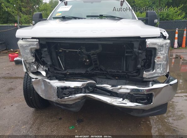 1FDBF2B61HEB42100 2017 FORD F-250 Белый Вид спереди