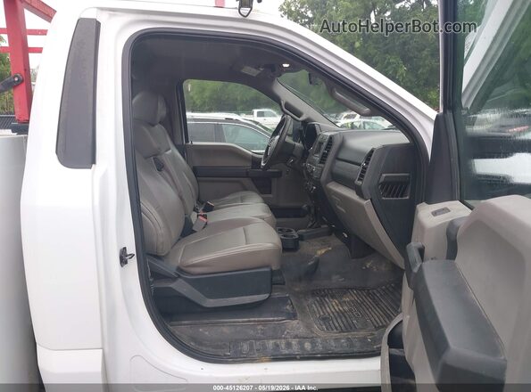 1FDBF2B61HEB42100 2017 FORD F-250 Белый Вид салона спереди