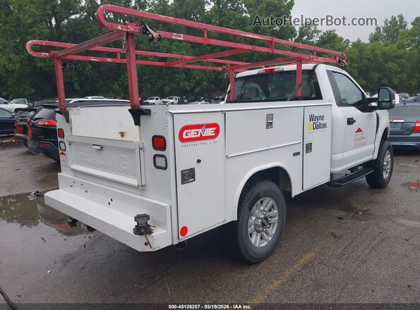 1FDBF2B61HEB42100 2017 FORD F-250 Белый Задняя правая четверть