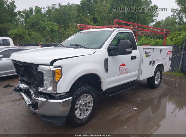 1FDBF2B61HEB42100 2017 FORD F-250 Белый Передняя левая четверть
