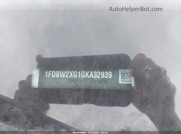 1FDBW2XG1GKA32939 2016 FORD TRANSIT-350 Blue Engine compartment view