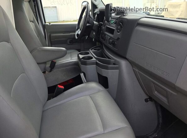 1FDWE3FK6PDD14711 2023 FORD ECONOLINE White Front view