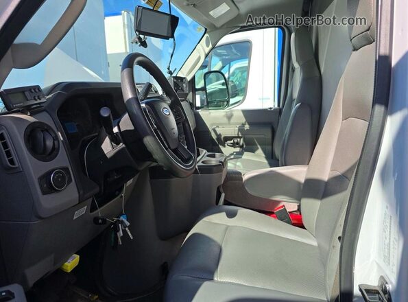 1FDWE3FK6PDD18824 2023 FORD ECONOLINE White Շարժիչի բաժամունքի տեսք