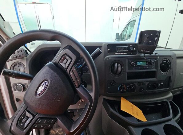 1FDWE3FK8PDD14726 2023 FORD ECONOLINE White Вид щитка приладів