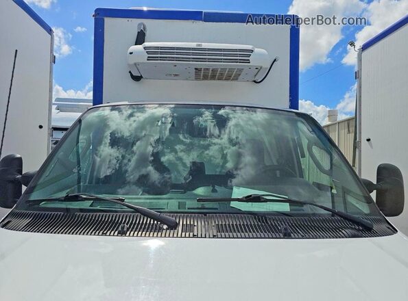 1FDWE3FK8PDD14726 2023 FORD ECONOLINE White Вид задньої частини салону