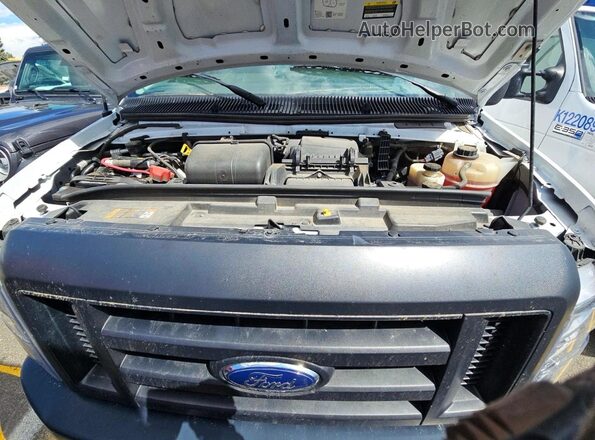 1FDWE3FK9PDD08532 2023 FORD ECONOLINE White Սալոնի դիմացի տեսք