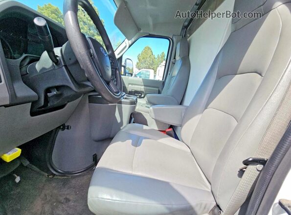 1FDWE3FK9PDD08532 2023 FORD ECONOLINE White Սարքավորումների վահանակի տեսք