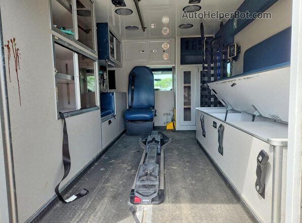 1FDWE3FN6SDD00326 2024 FORD ECONOLINE White Rear seats view
