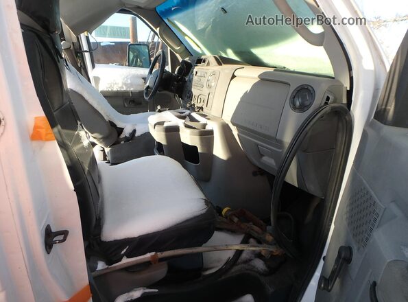1FDWE4FL1GDC00176 2016 FORD ECONOLINE White Vista frontal
