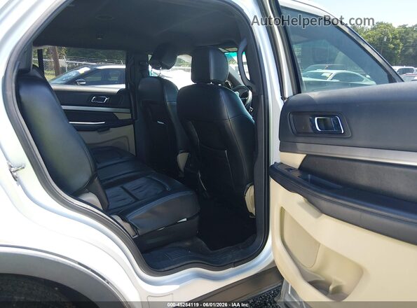 1FM5K7B81GGA70826 2016 FORD EXPLORER Silver Widok naklejki z numerem VIN