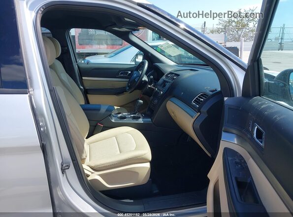 1FM5K7B8XHGD04091 2017 FORD EXPLORER Silver Vista interior delantera