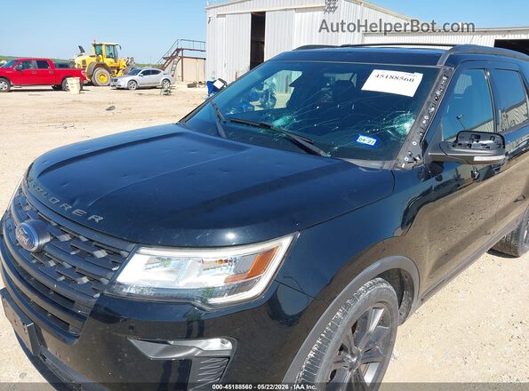 1FM5K7D82JGC68884 2018 FORD EXPLORER Черный Вид салона спереди