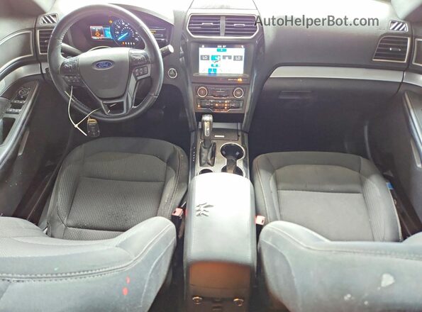 1FM5K7D85HGC63575 2017 FORD EXPLORER Черный Вид панели приборов