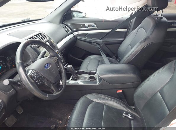 1FM5K7D85HGD50957 2017 FORD FORD EXPLORER White Widok wnętrza z przodu