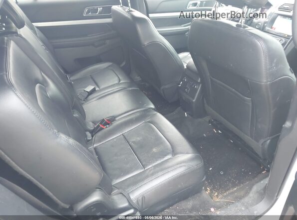 1FM5K7D85HGD50957 2017 FORD FORD EXPLORER White Widok naklejki z numerem VIN