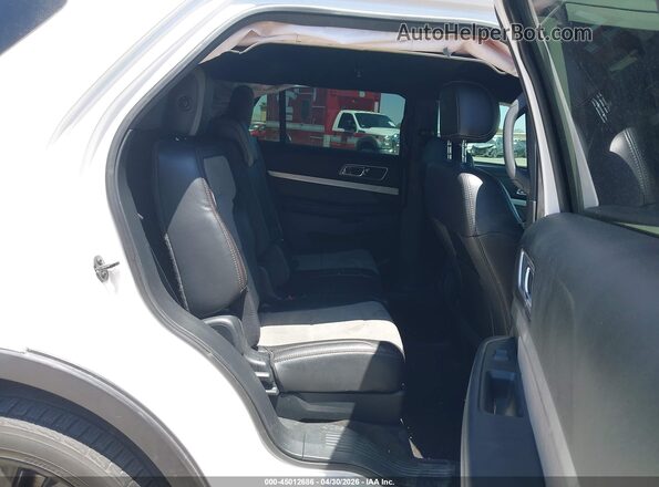 1FM5K7D85HGD55639 2017 FORD FORD EXPLORER Белый Вид наклейки с VIN-кодом