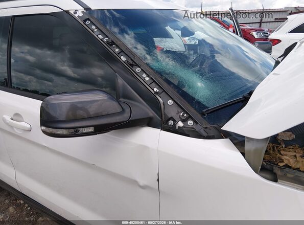 1FM5K7D87HGD49163 2017 FORD EXPLORER White Widok z przodu