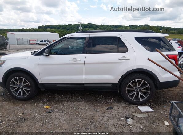 1FM5K7D87HGD49163 2017 FORD EXPLORER White Widok wnętrza 360 stopni