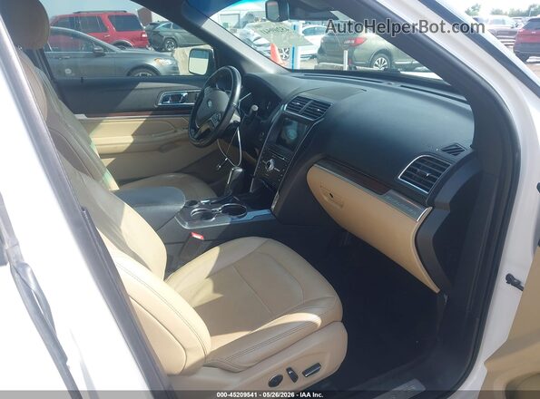 1FM5K7F85HGA69058 2017 FORD EXPLORER White Widok wnętrza z przodu