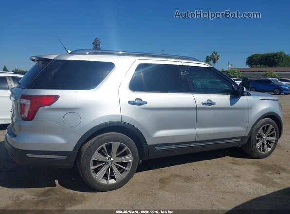 1FM5K7F85JGA15166 2018 FORD EXPLORER Silver Rear interior view