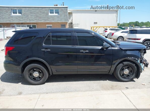 1FM5K8AR2GGD16055 2016 FORD UTILITY POLICE INTERCEPTOR Black Rear interior view