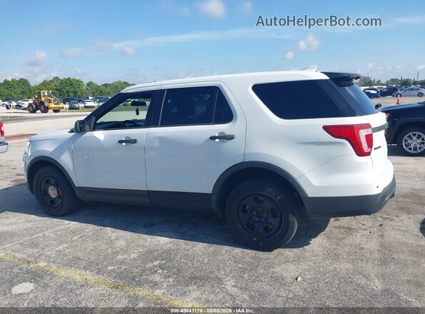 1FM5K8AR5GGC50830 2016 FORD UTILITY POLICE INTERCEPTOR White Vista interior de 360 grados