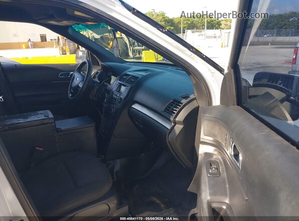 1FM5K8AR5GGC50830 2016 FORD UTILITY POLICE INTERCEPTOR White Vista interior delantera