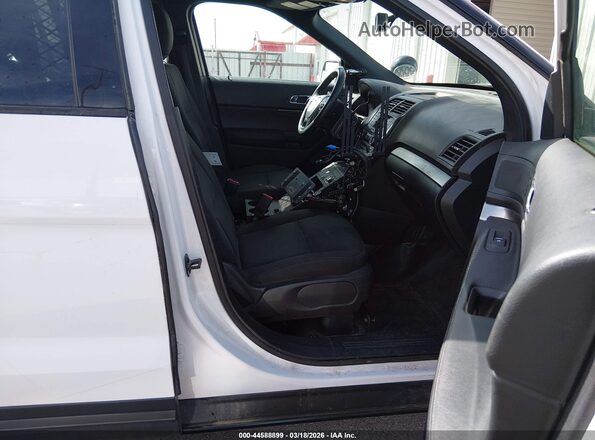 1FM5K8ARXJGC57232 2018 FORD POLICE INTERCEPTOR White 